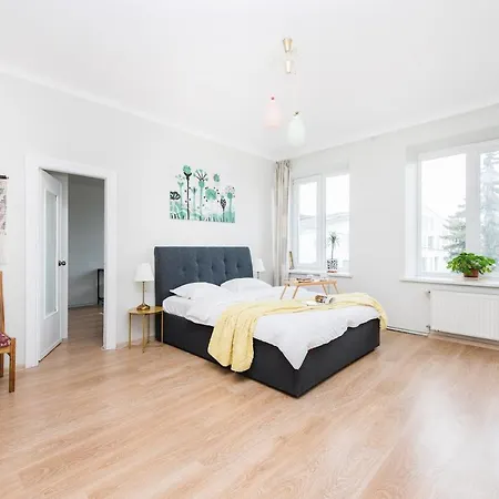 Updated 2bdr W-balcony, Vintage Apt In Upscale Neighborhood, By Cohost شقة فيلنيوس