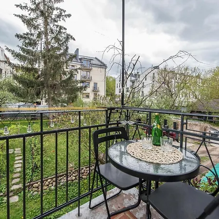 شقة Updated 2bdr W-balcony, Vintage Apt In Upscale Neighborhood, By Cohost *