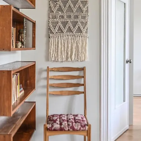 Updated 2bdr W-balcony, Vintage Apt In Upscale Neighborhood, By Cohost *