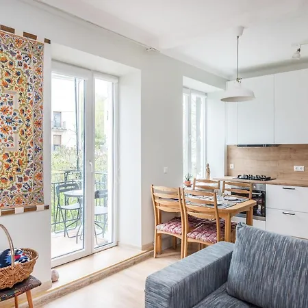Updated 2bdr W-balcony, Vintage Apt In Upscale Neighborhood, By Cohost * فيلنيوس