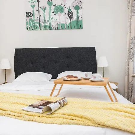 Updated 2bdr W-balcony, Vintage Apt In Upscale Neighborhood, By Cohost فيلنيوس