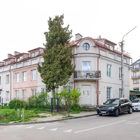 Updated 2bdr W-balcony, Vintage Apt In Upscale Neighborhood, By Cohost