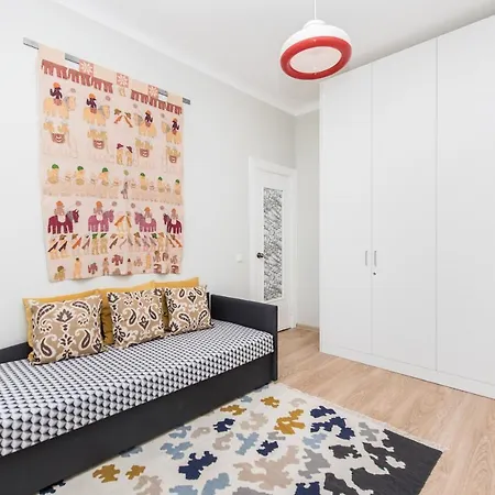 Updated 2bdr W-balcony, Vintage Apt In Upscale Neighborhood, By Cohost شقة *