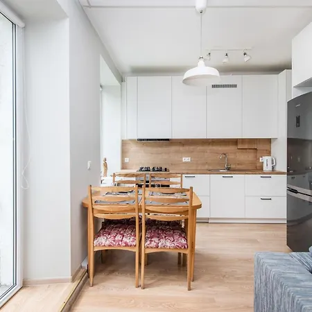公寓 Updated 2bdr W-balcony, Vintage Apt In Upscale Neighborhood, By Cohost